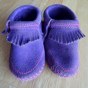 Minnetonka Toddler Moccasins Size 4 Purple Suede Fringe Boho Shoes